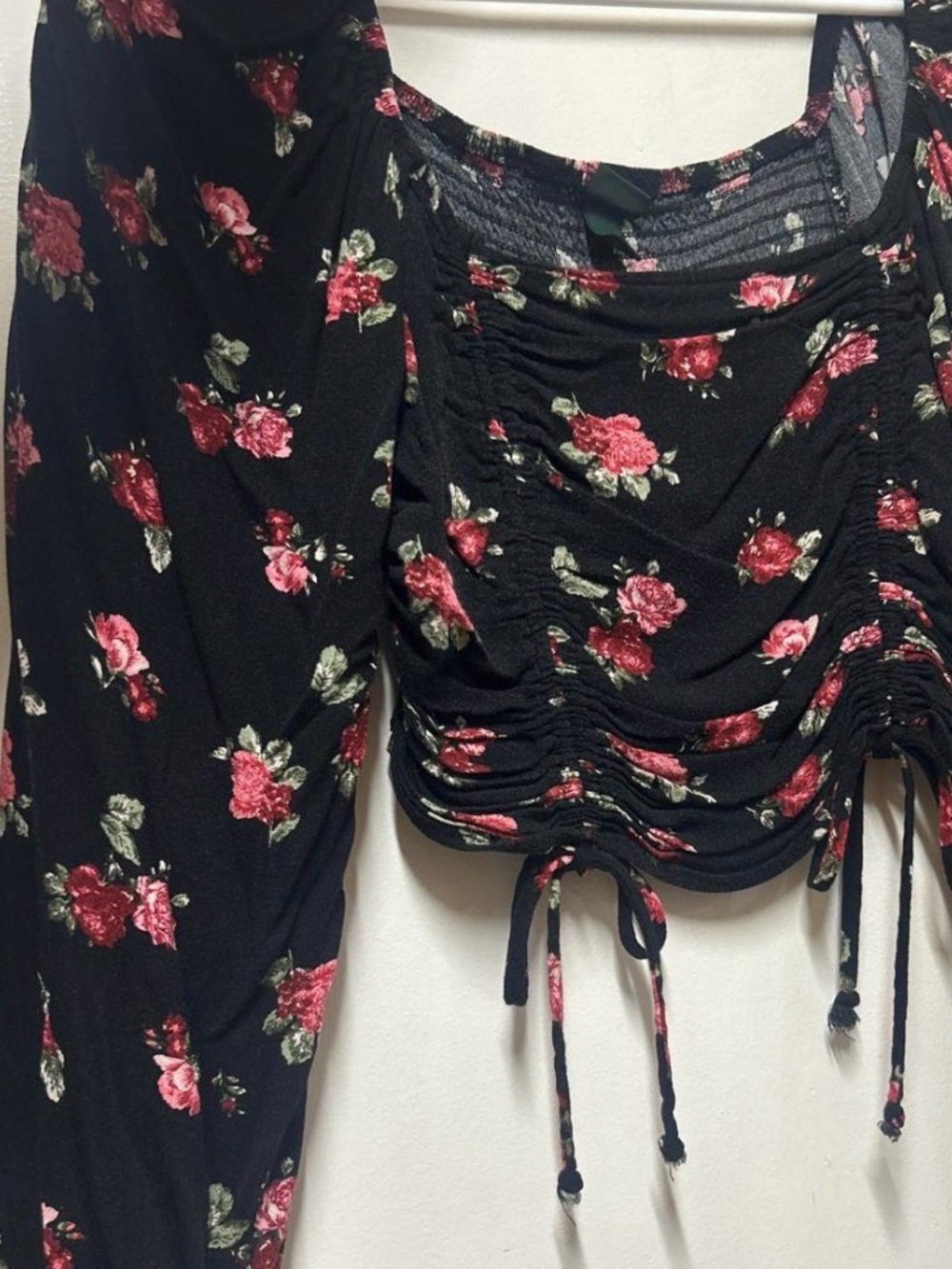 wild fable Black Floral Ruched Crop Top with Pink Accents